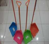 PENGKI PLASTIK / SEROKAN SAMPAH
