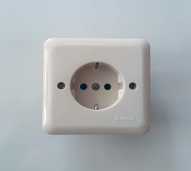 STOP KONTAK ARDE DINDING